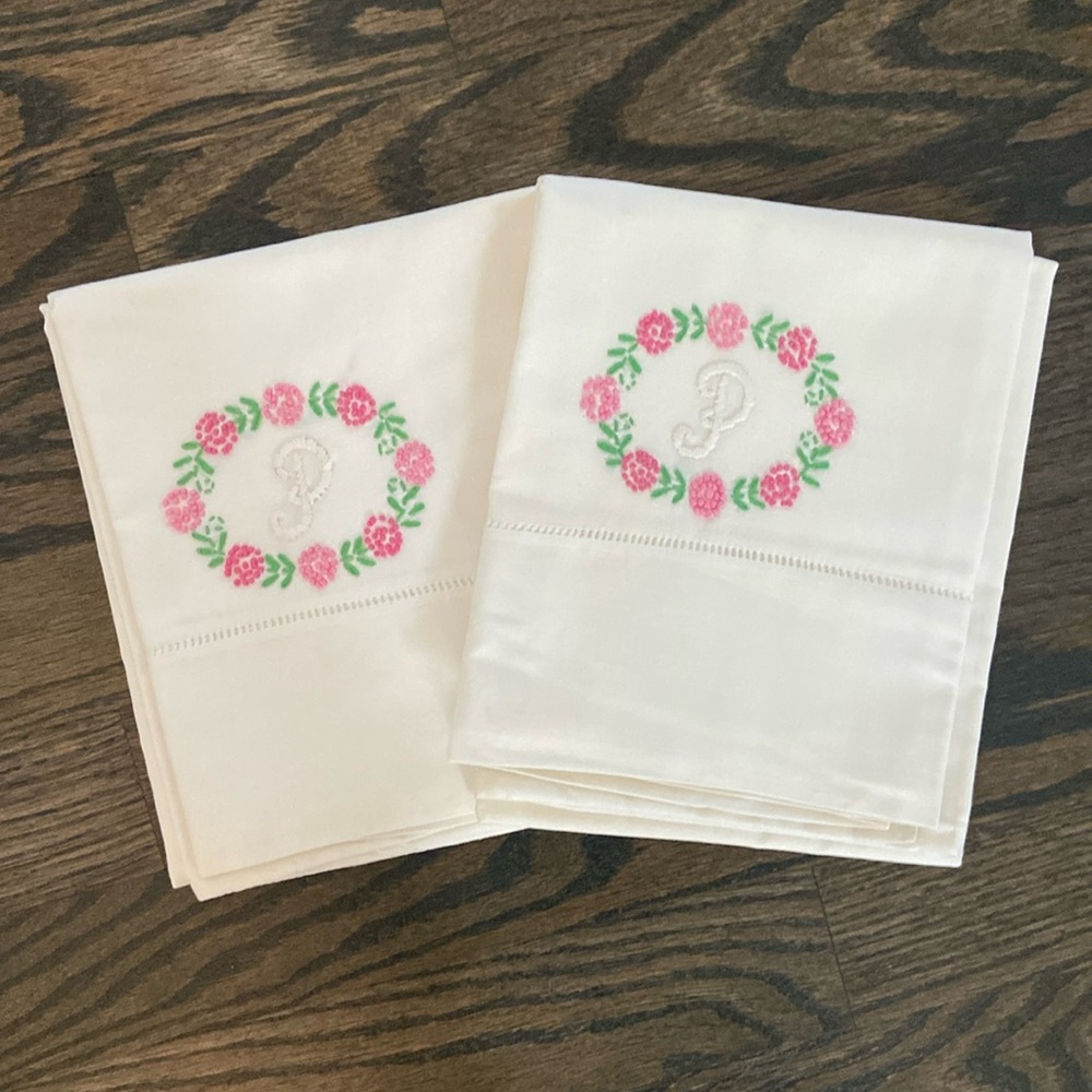 Set of 2 Vintage Pillow Cases